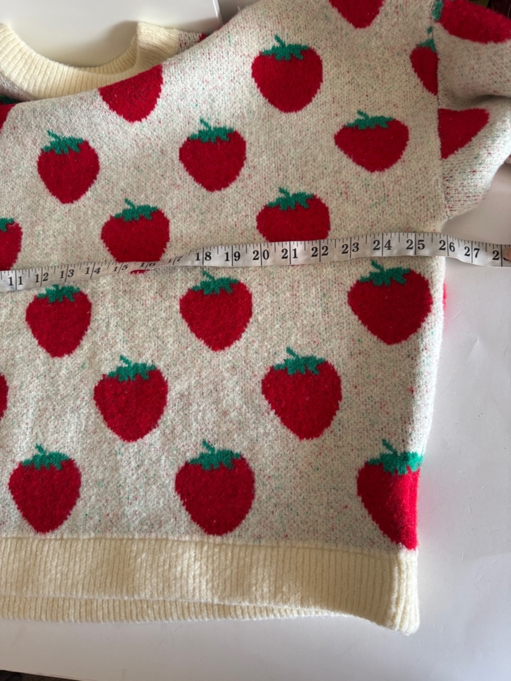 Lisa Says Gah Ella Red Strawberry Cream Knit Cozy Pullover Sweater size M/L - Picture 6 of 9